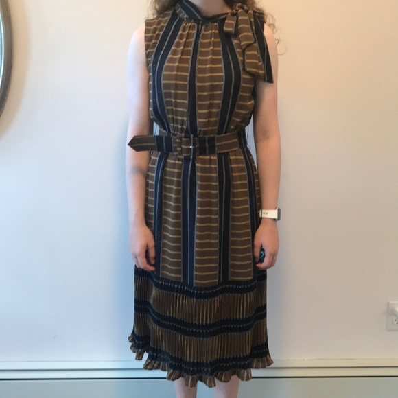 Dress - Picture 3 of 6